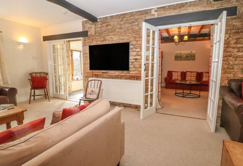 South Hill Farmhouse