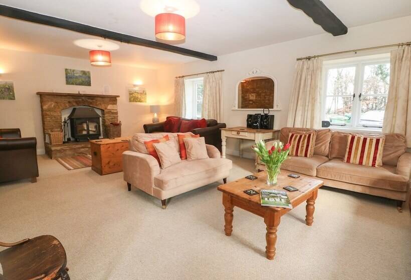 South Hill Farmhouse