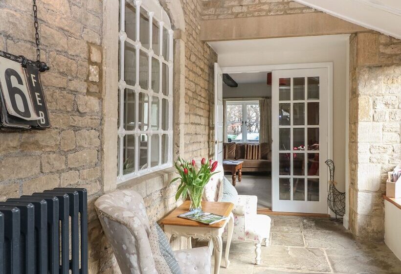 South Hill Farmhouse