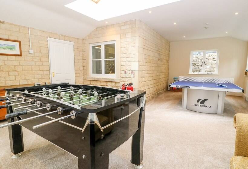 South Hill Farmhouse