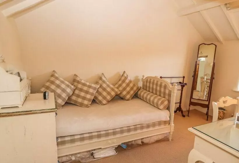 Storehouse Cottage
