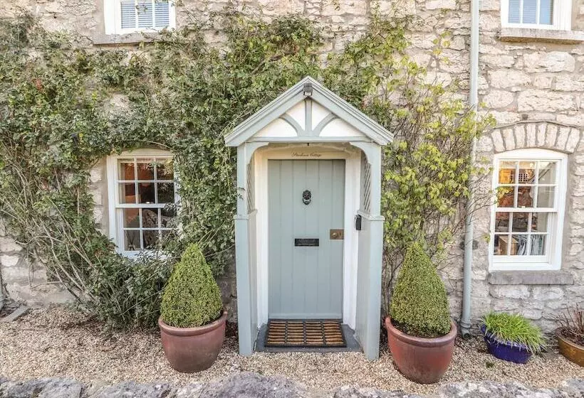Storehouse Cottage