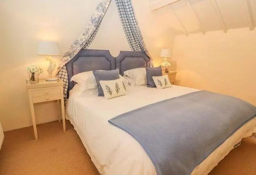 Storehouse Cottage