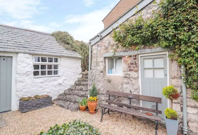 Storehouse Cottage