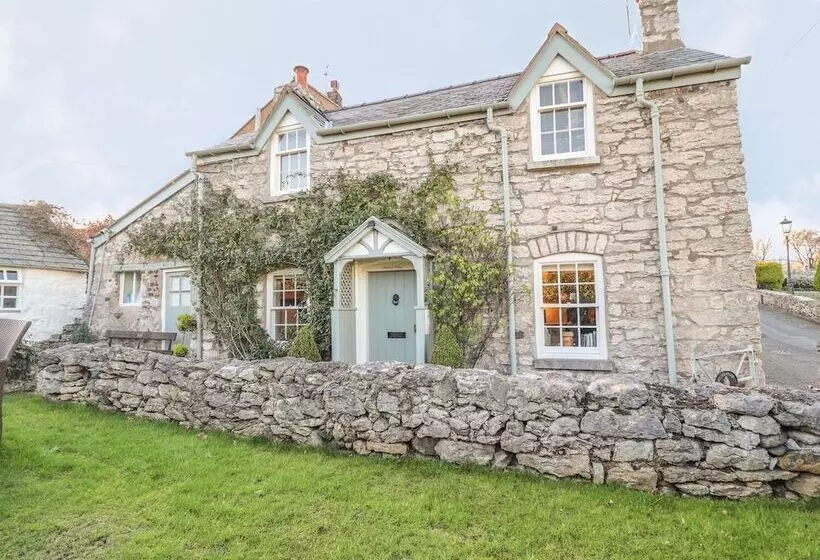 Storehouse Cottage