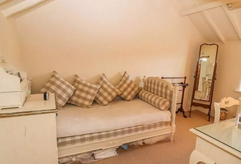 Storehouse Cottage