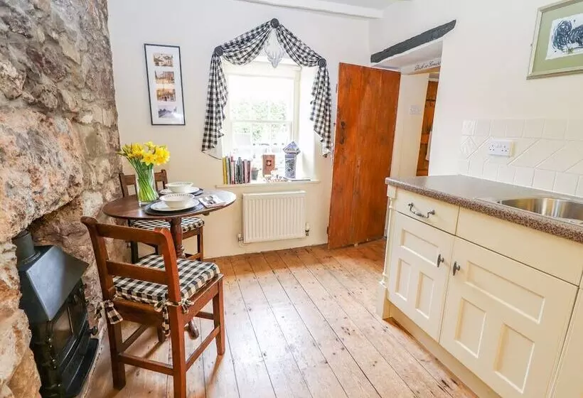 Storehouse Cottage
