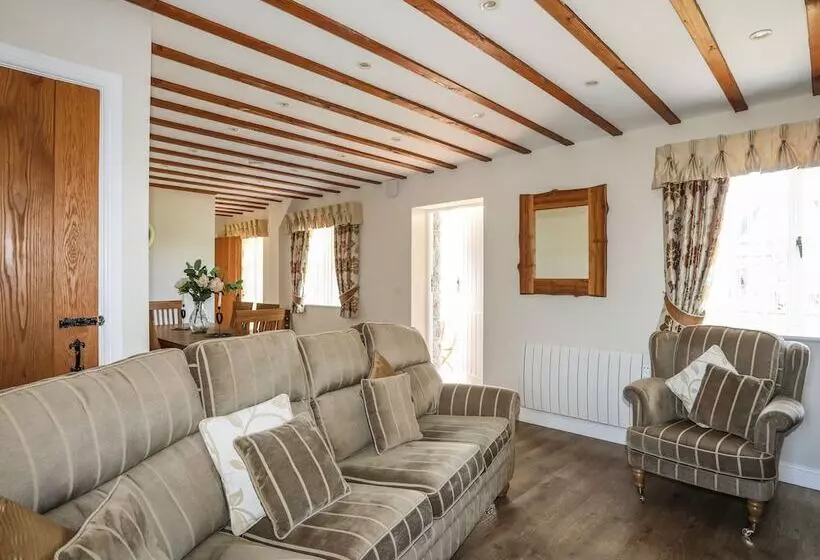 Tyn Towyn   Ty Gwyrdd