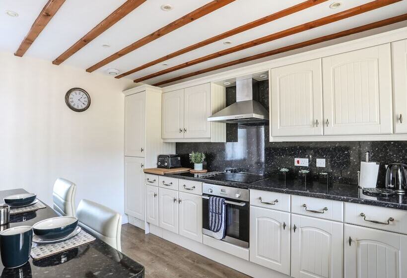 Tyn Towyn   Ty Gwyrdd