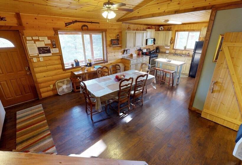 Cozy Mountain Africabin