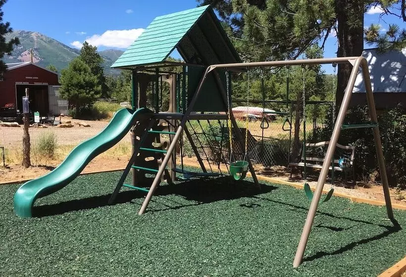 Cozy Mountain Africabin