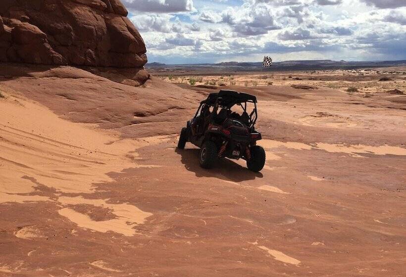 Cozy Mountain Africabin