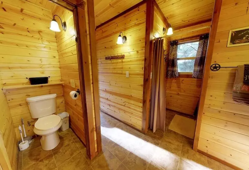 Cozy Mountain Africabin