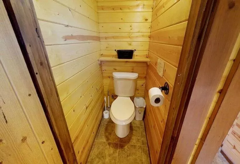 Cozy Mountain Africabin