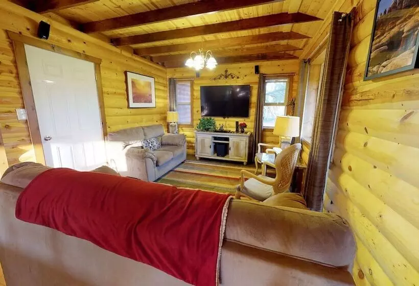 Cozy Mountain Africabin