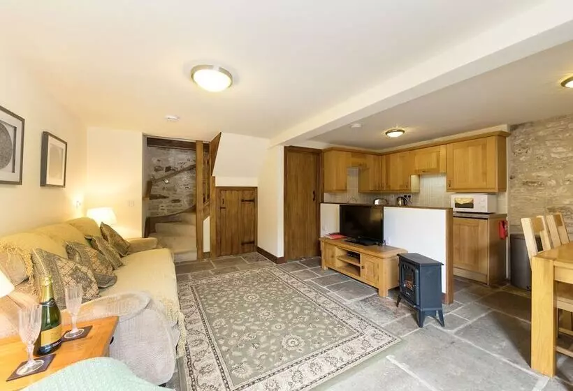 Danby Lodge