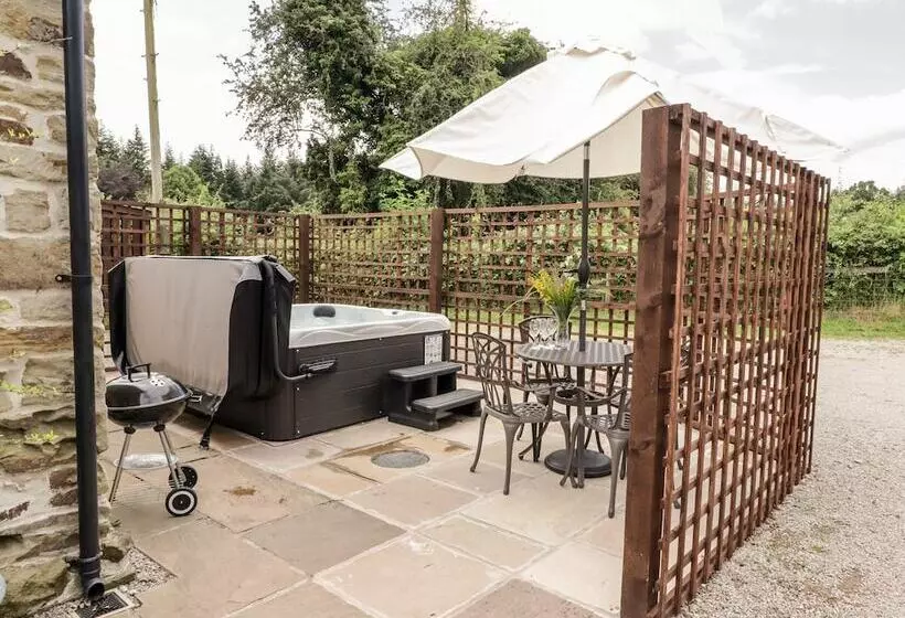 Danby Lodge