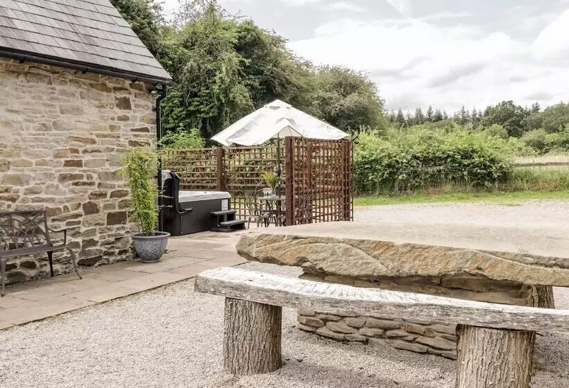 Danby Lodge