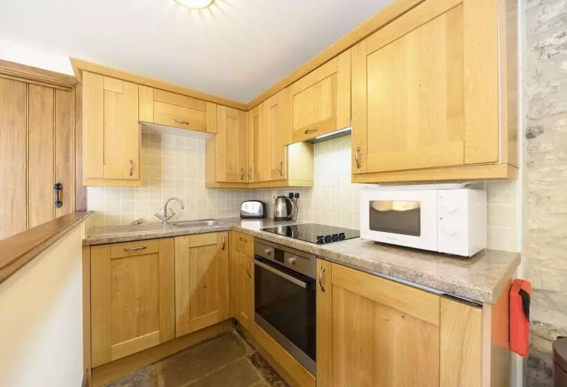 Danby Lodge