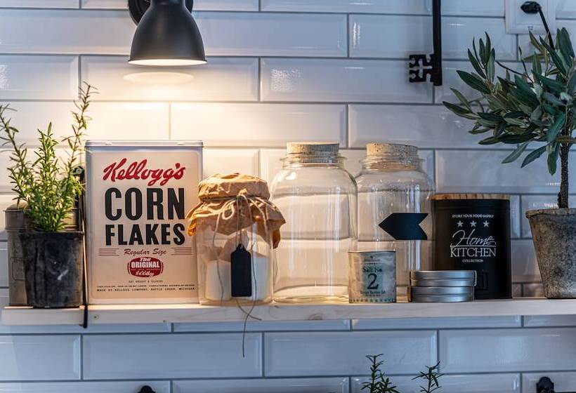 Emma S Hotel   Bed & Breakfast Self Check In