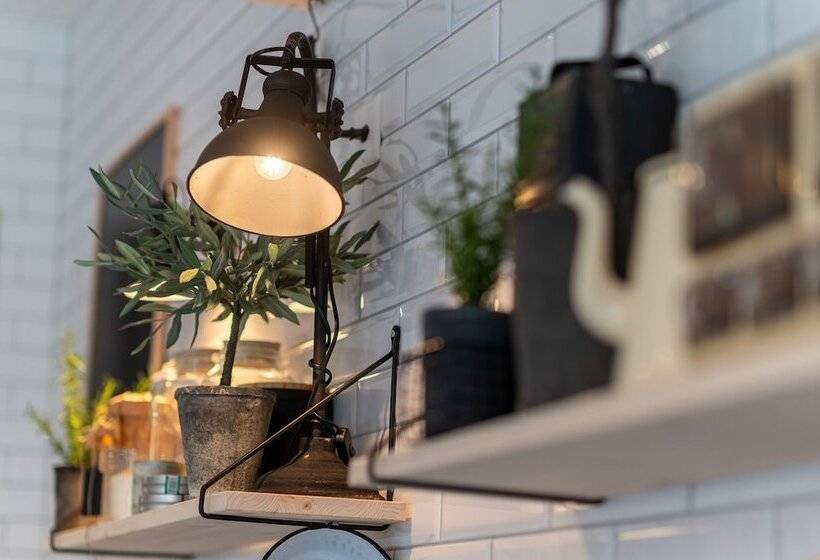 Emma S Hotel   Bed & Breakfast Self Check In