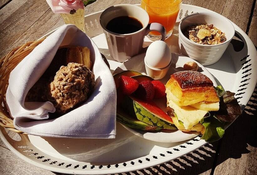 Horvan Bokkafé & Bed & Breakfast