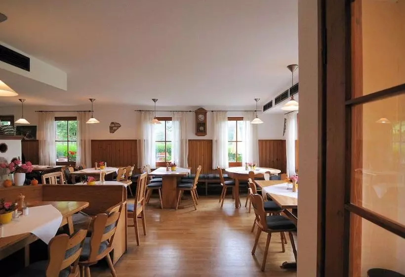 簡易ホテル Gasthaus Seerose