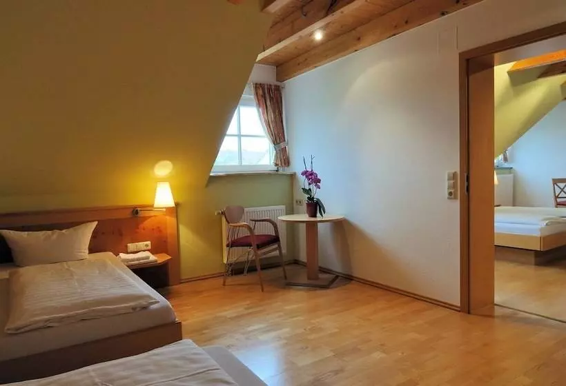 簡易ホテル Gasthaus Seerose