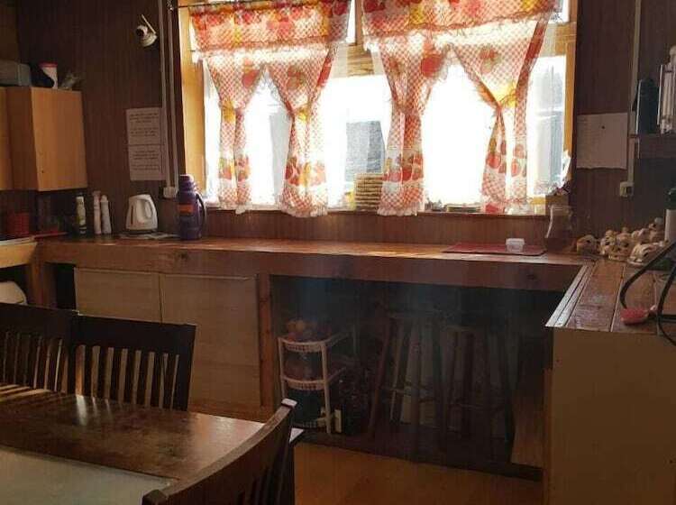 Hostal La Morenita   Hostel