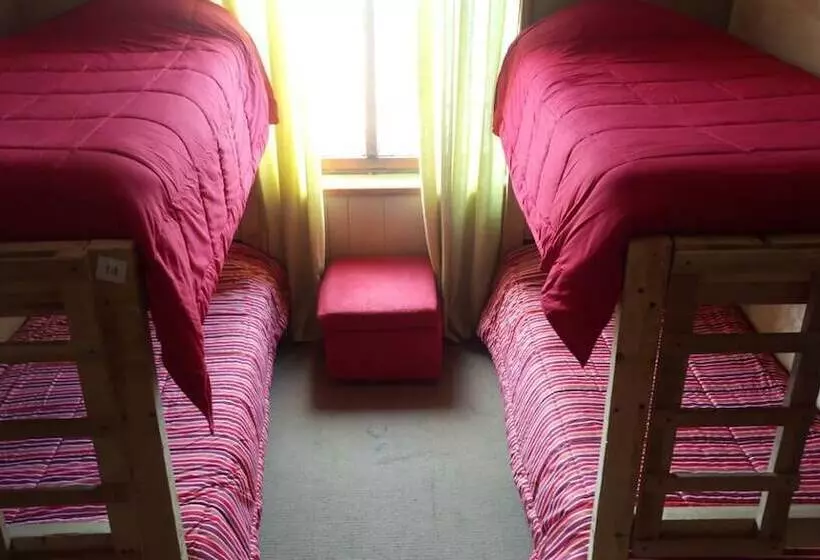 Hostal La Morenita Hostel