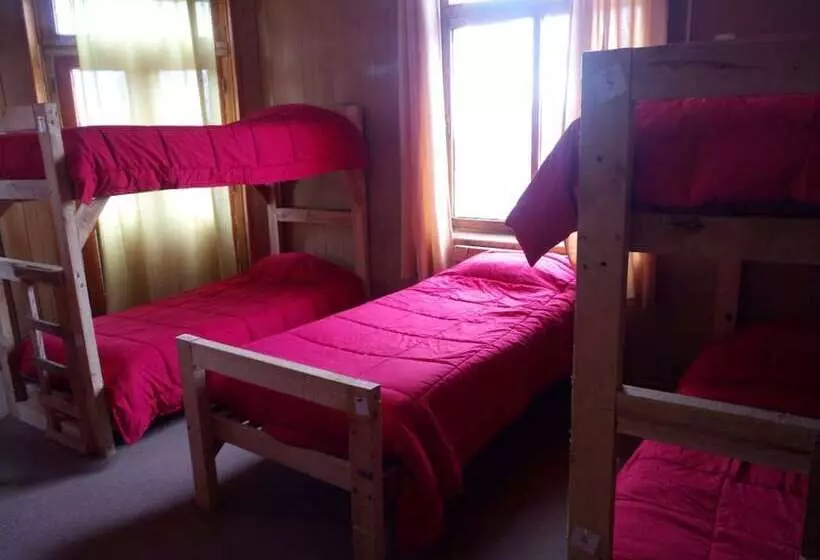 Hostal La Morenita Hostel