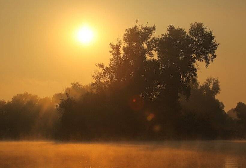 ホテル Apartments Vrata Baranje