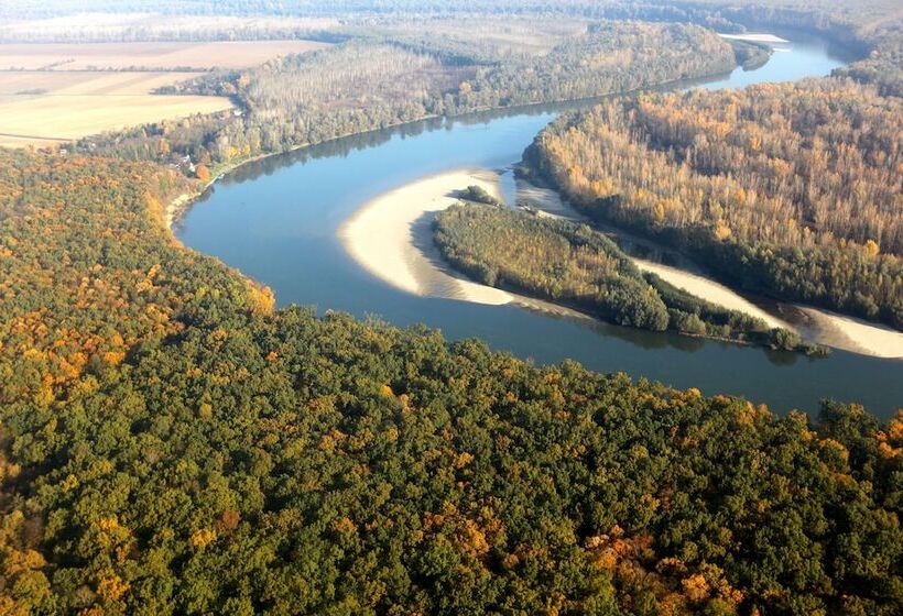 ホテル Apartments Vrata Baranje