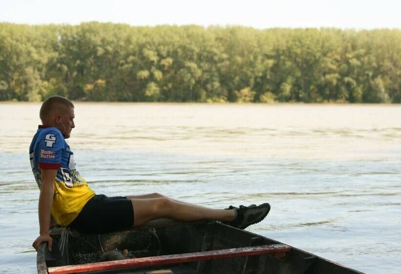 ホテル Apartments Vrata Baranje