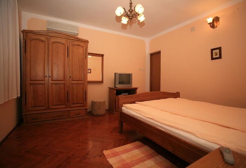 ホテル Apartments Vrata Baranje