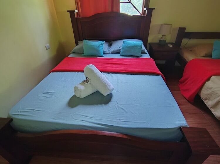 בית מלון כפרי Garden Of Heliconias Lodge