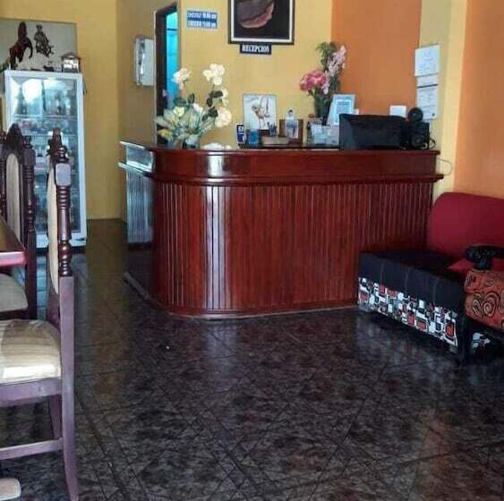 Hotel Hostal Los Delfines