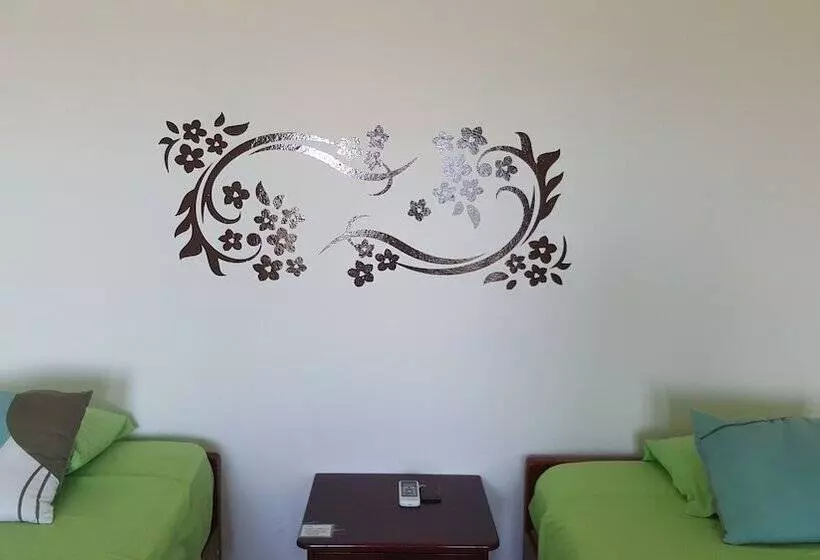 Hotelli Hostal Los Delfines