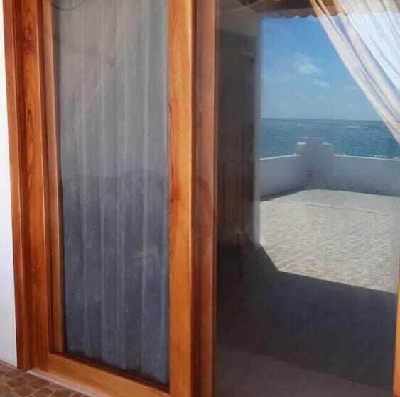 Hotel Hostal Los Delfines