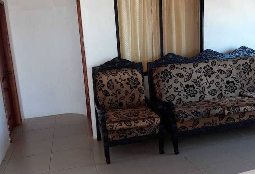 Hotel Hostal Los Delfines