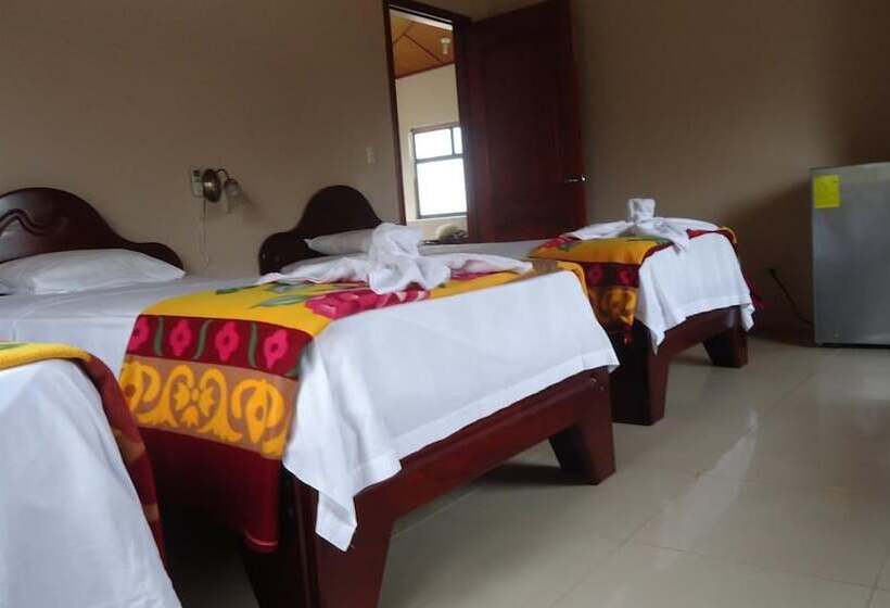 Hotel Hostal Los Delfines