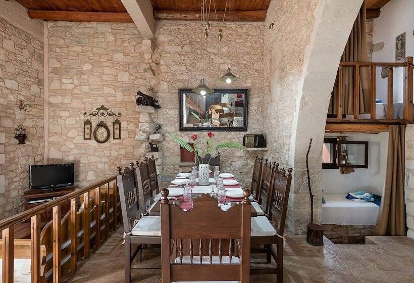 هتل Kritiko Arhontiko