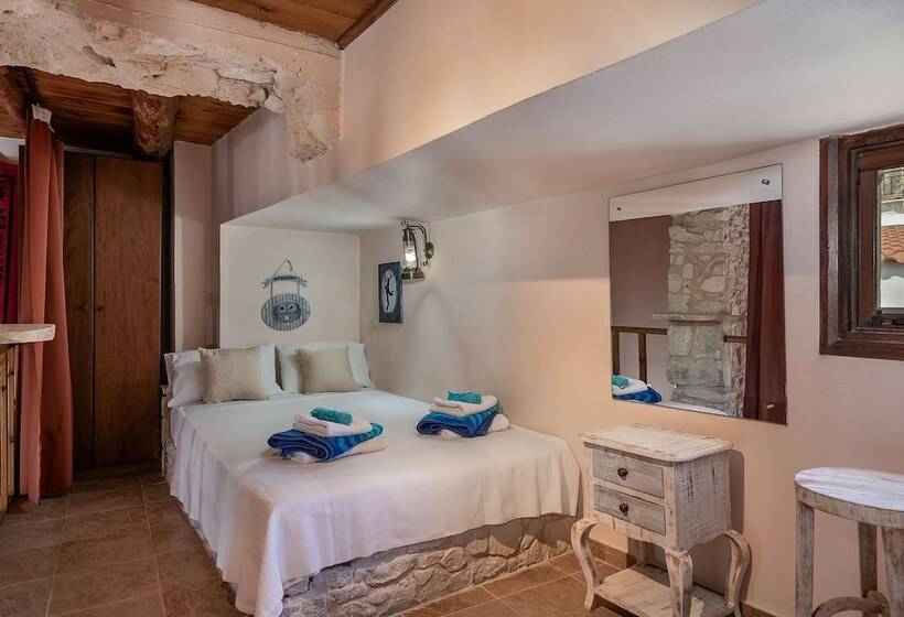 هتل Kritiko Arhontiko