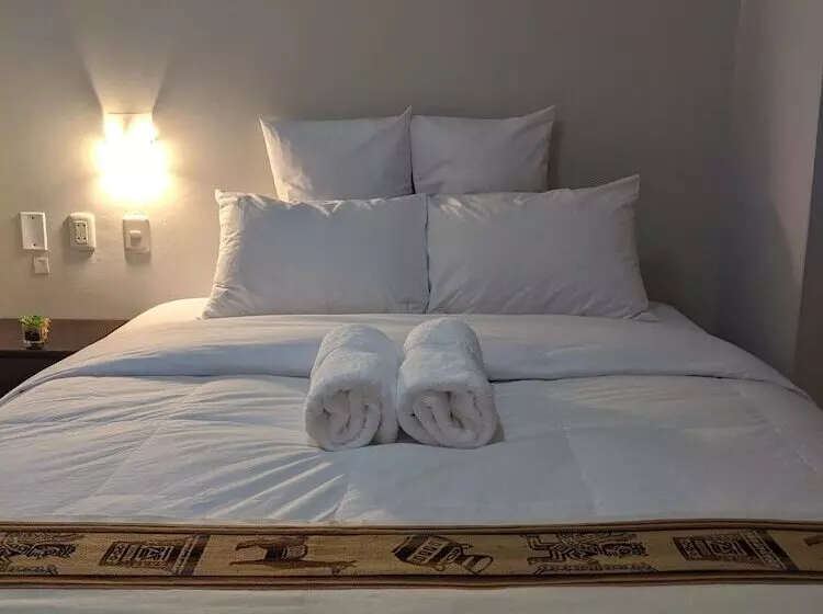 Otel Rumiqolqa