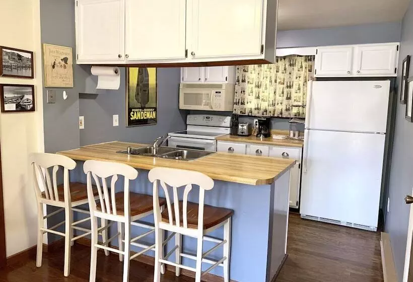 Hotelli Sunset Condominiums