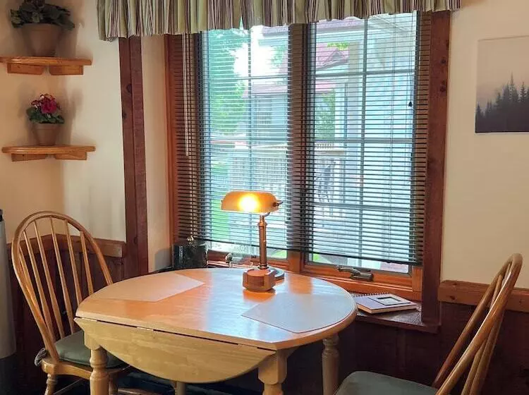 Hotelli Sunset Condominiums