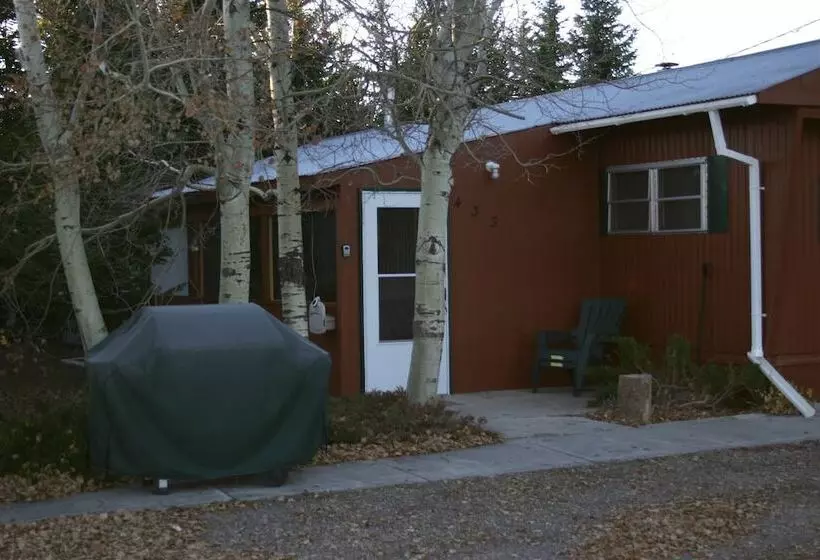 ホテル Yellowstone Wildlife Cabins