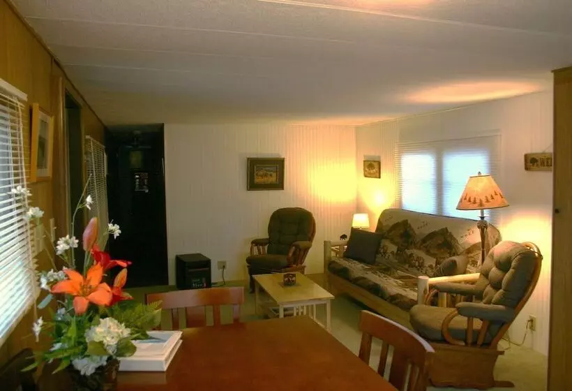 ホテル Yellowstone Wildlife Cabins