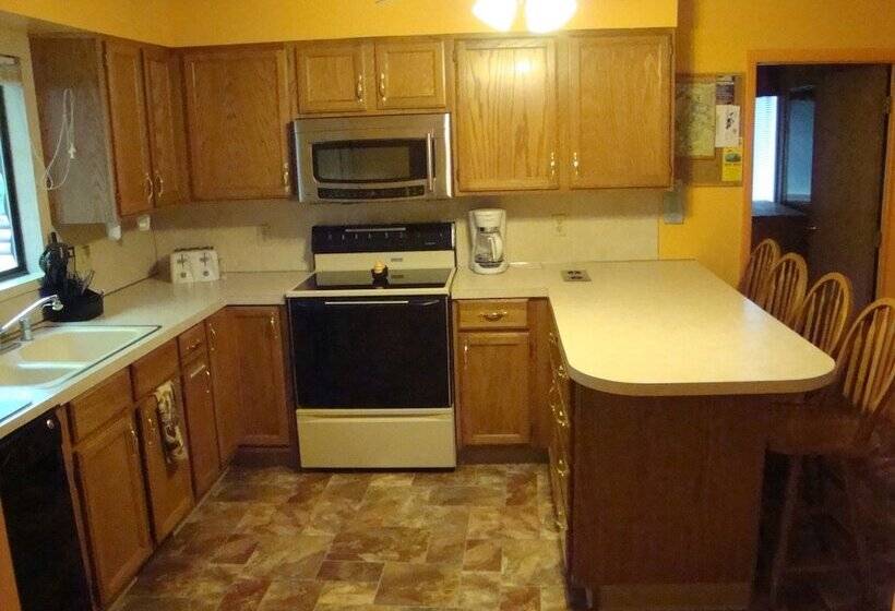 Szálloda Yellowstone Wildlife Cabins