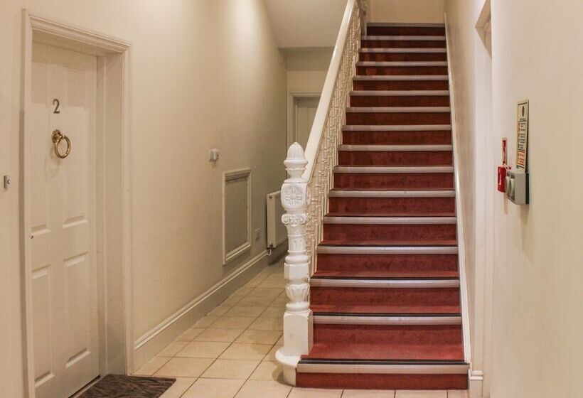 Hydeaway, 7 Grafton Towers